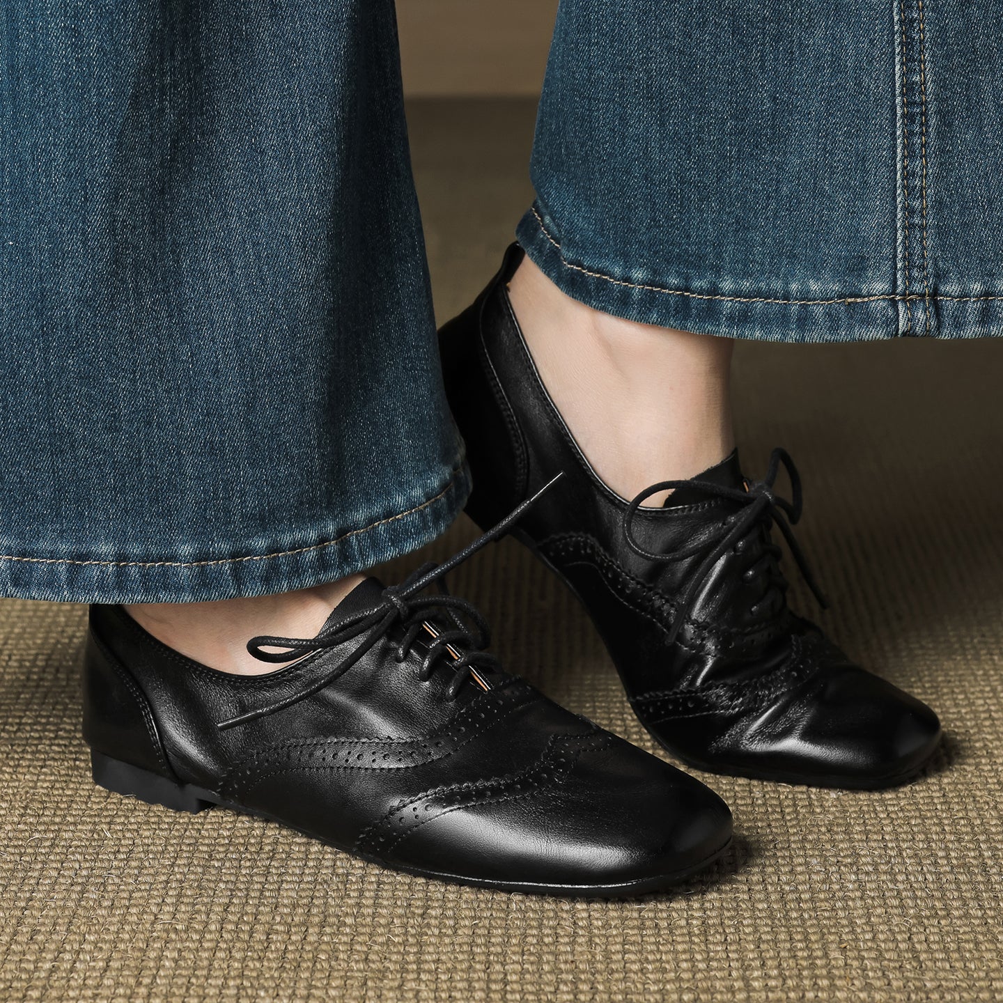 Women's Retro Leather Brogue Shoes Vintage Square Toe Lace-up Oxford Flats