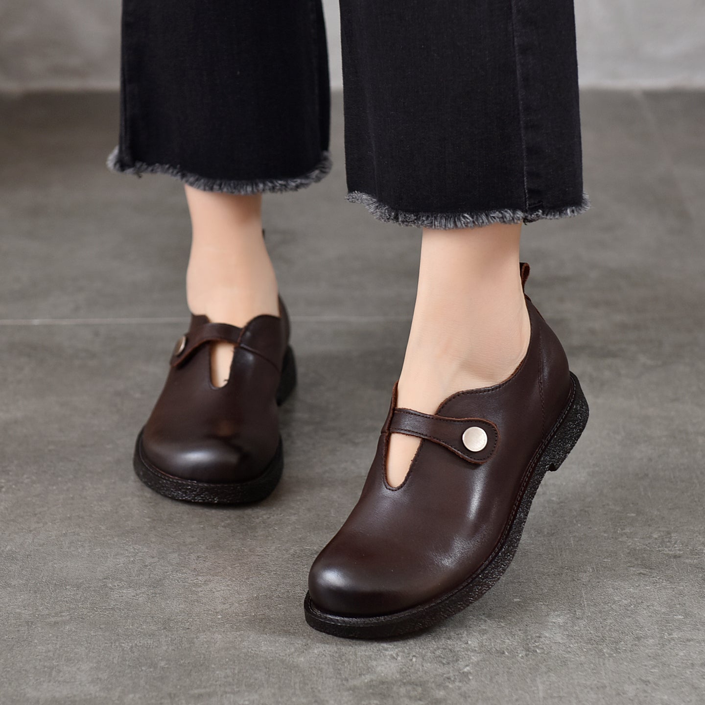 Women’s Vintage Leather Loafers – Round Toe Buckle Strap Comfortable Flats