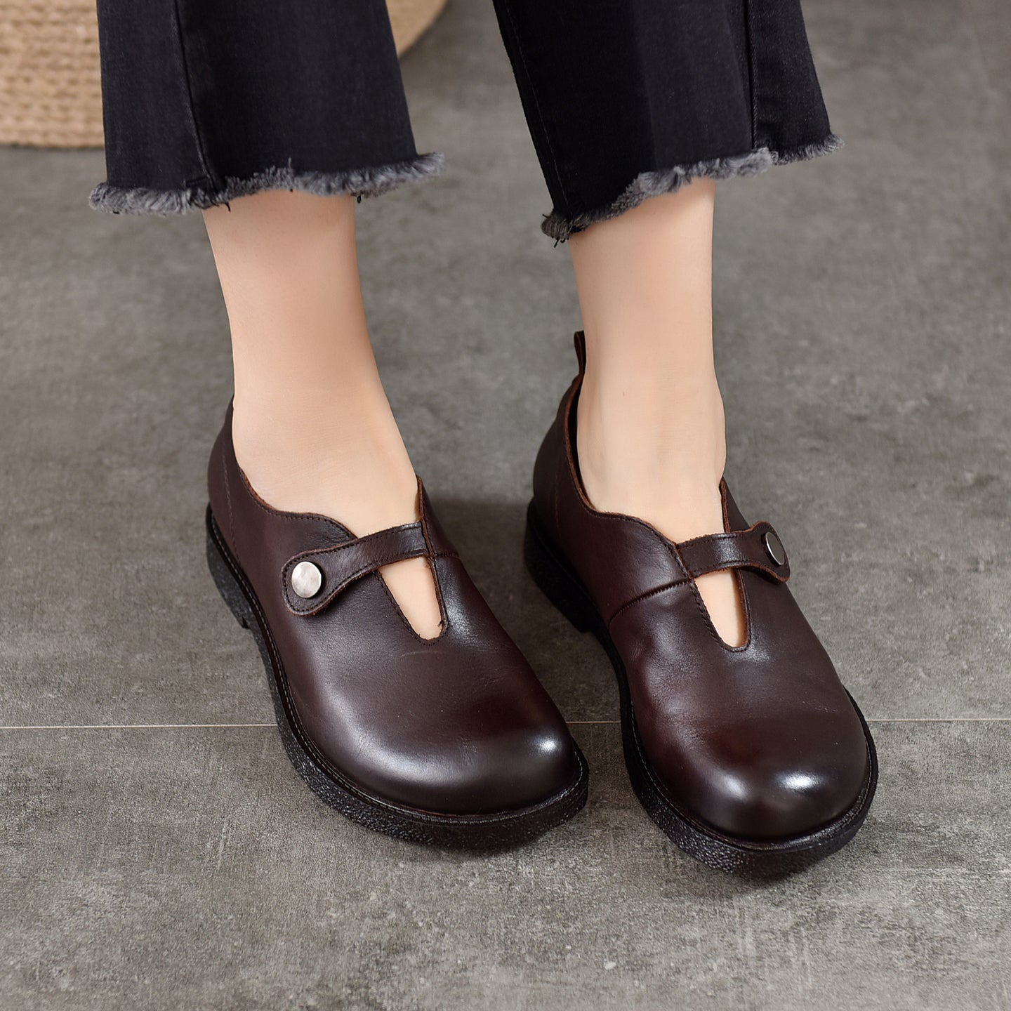 Women’s Vintage Leather Loafers – Round Toe Buckle Strap Comfortable Flats