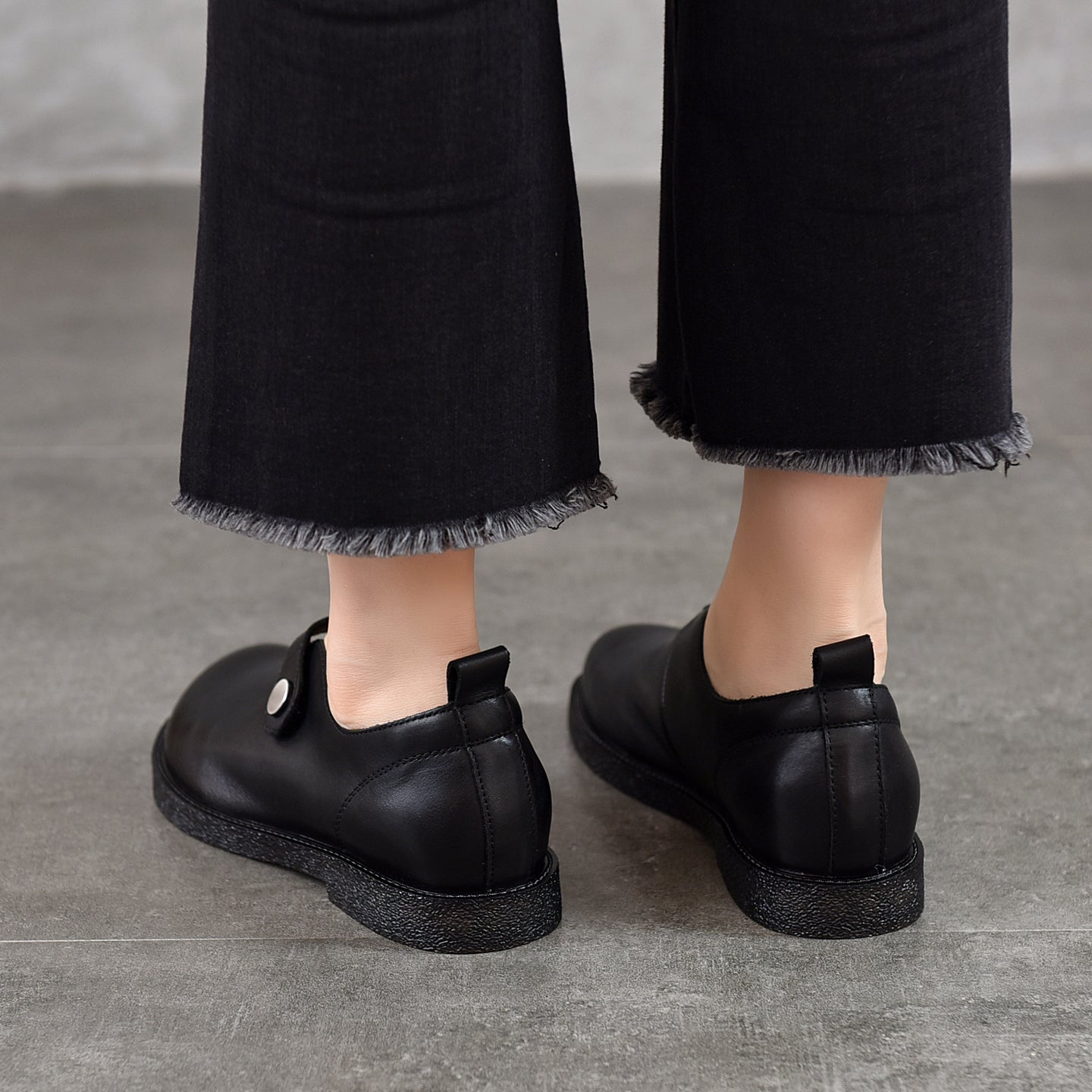 Women’s Vintage Leather Loafers – Round Toe Buckle Strap Comfortable Flats