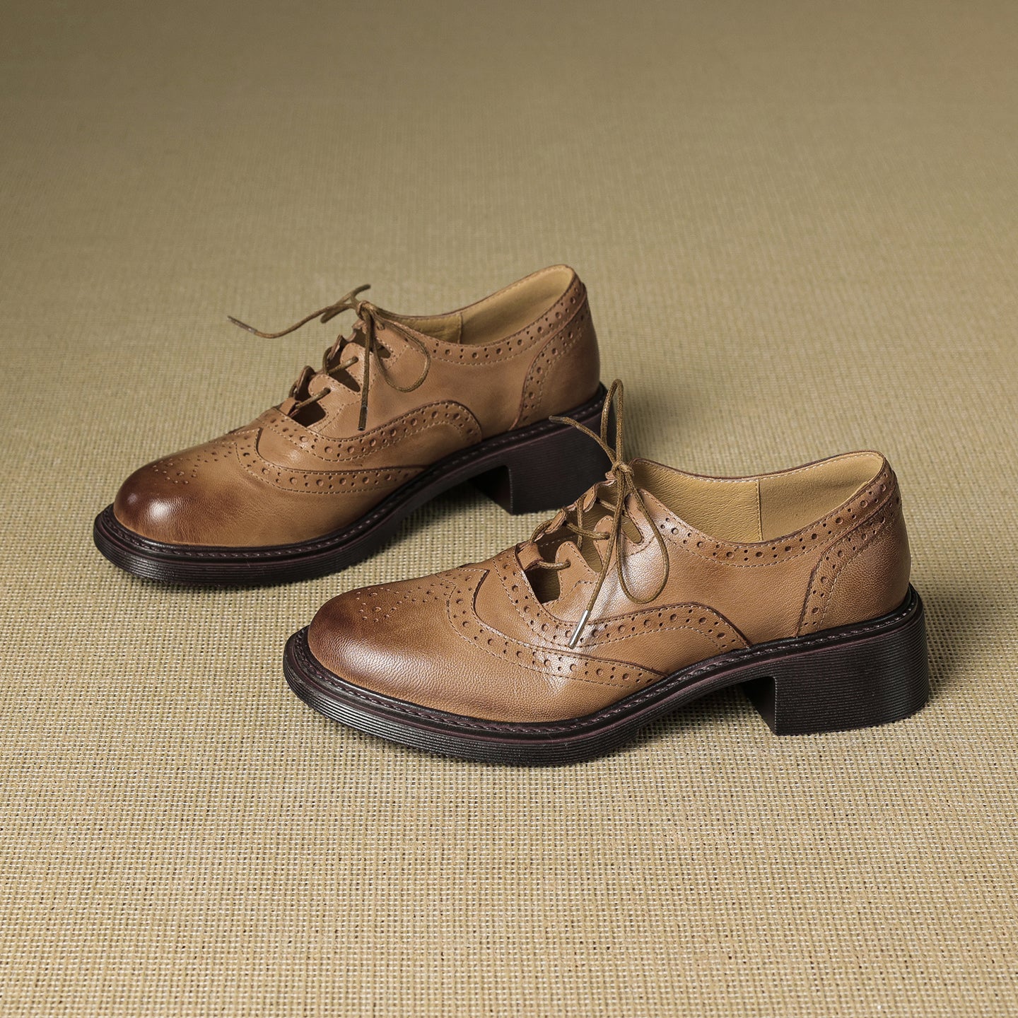 Women's Retro Cowhide Brogues Vintage Round Toe Cutout Lace-up Block Heel Oxfords