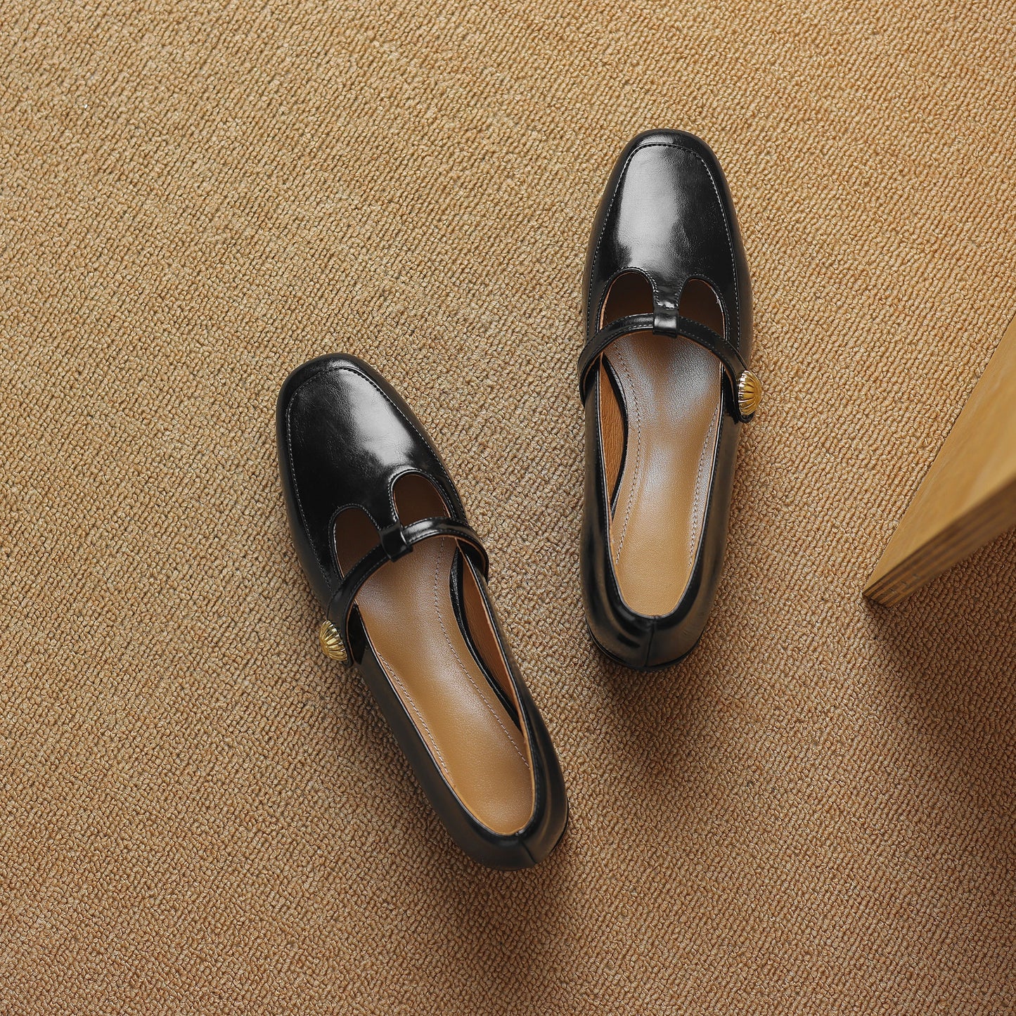 Women's Handmade Retro Leather Square Toe Chunky Heel T-Strap Mary Jane Pumps
