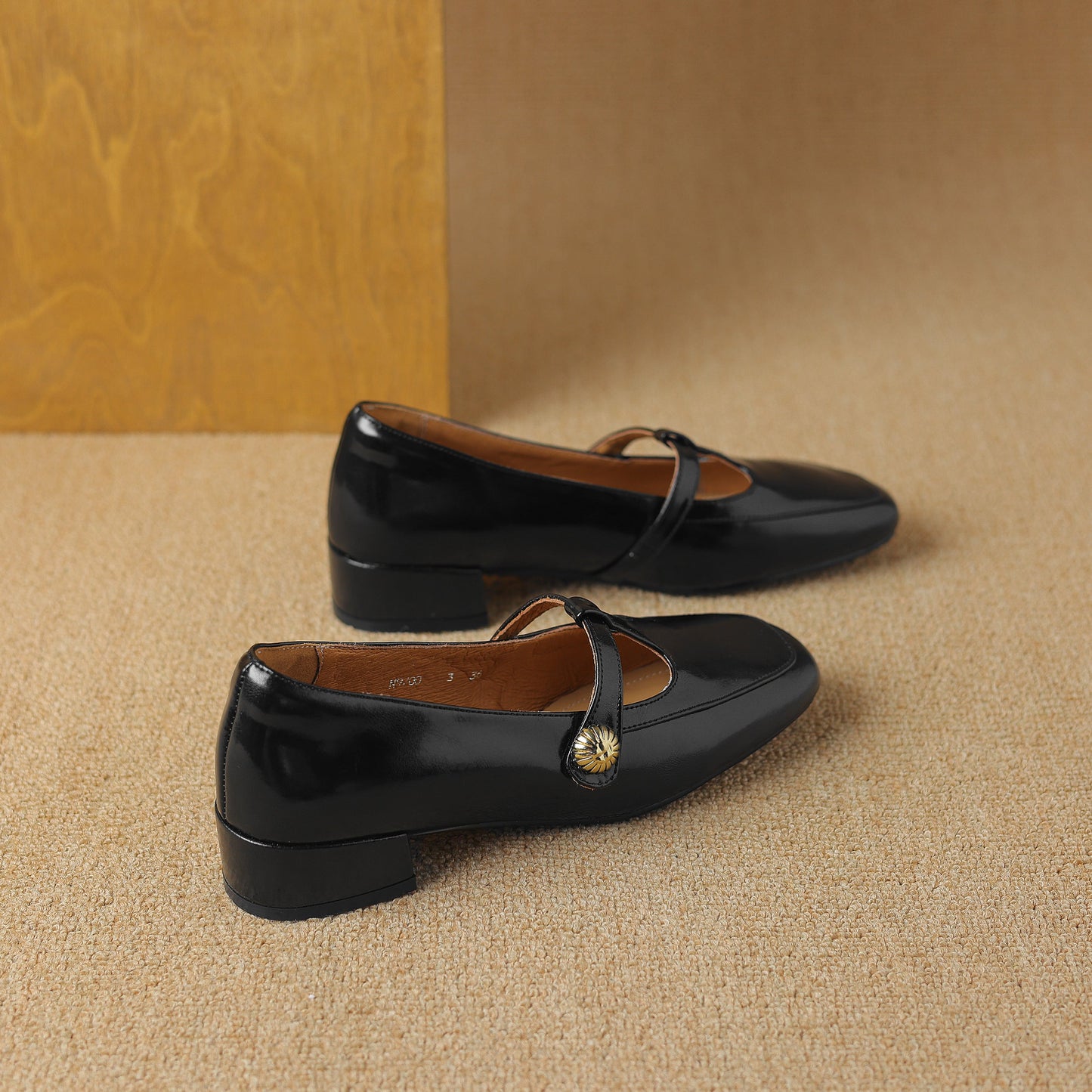 Women's Handmade Retro Leather Square Toe Chunky Heel T-Strap Mary Jane Pumps