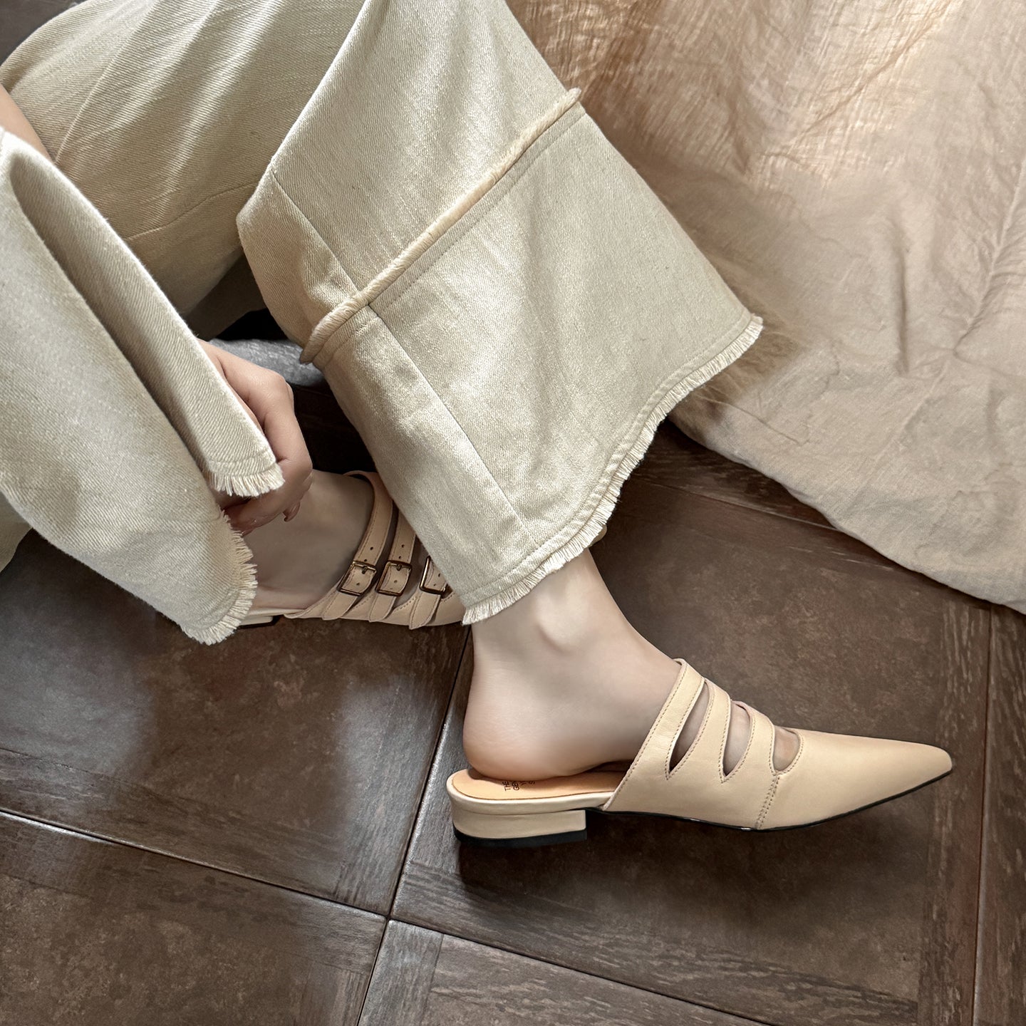 Women's Modern Leather Pointed-Toe Mules - Triple Buckle Straps - 2.5cm Low Heel