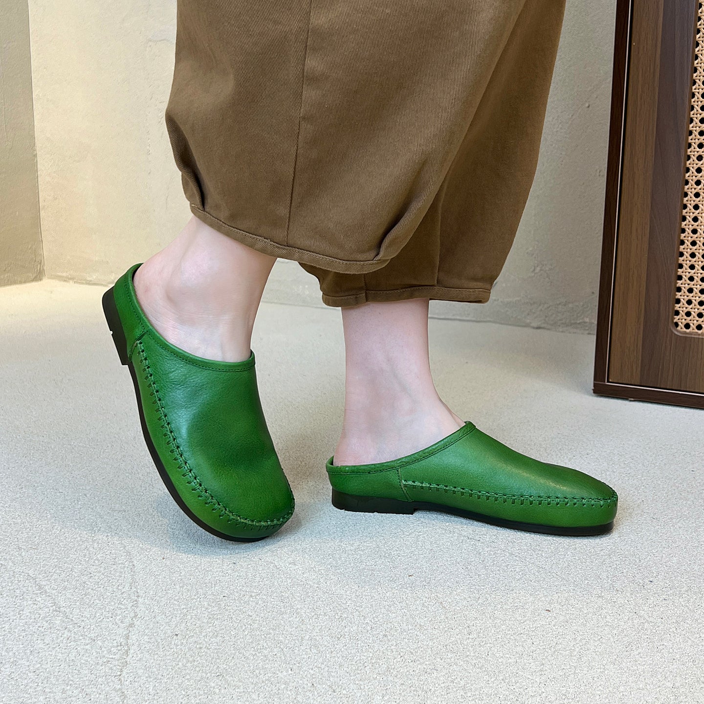 Women's Leather Flat Mules - Hand-Stitched Artisanal Design Retro Round Toe