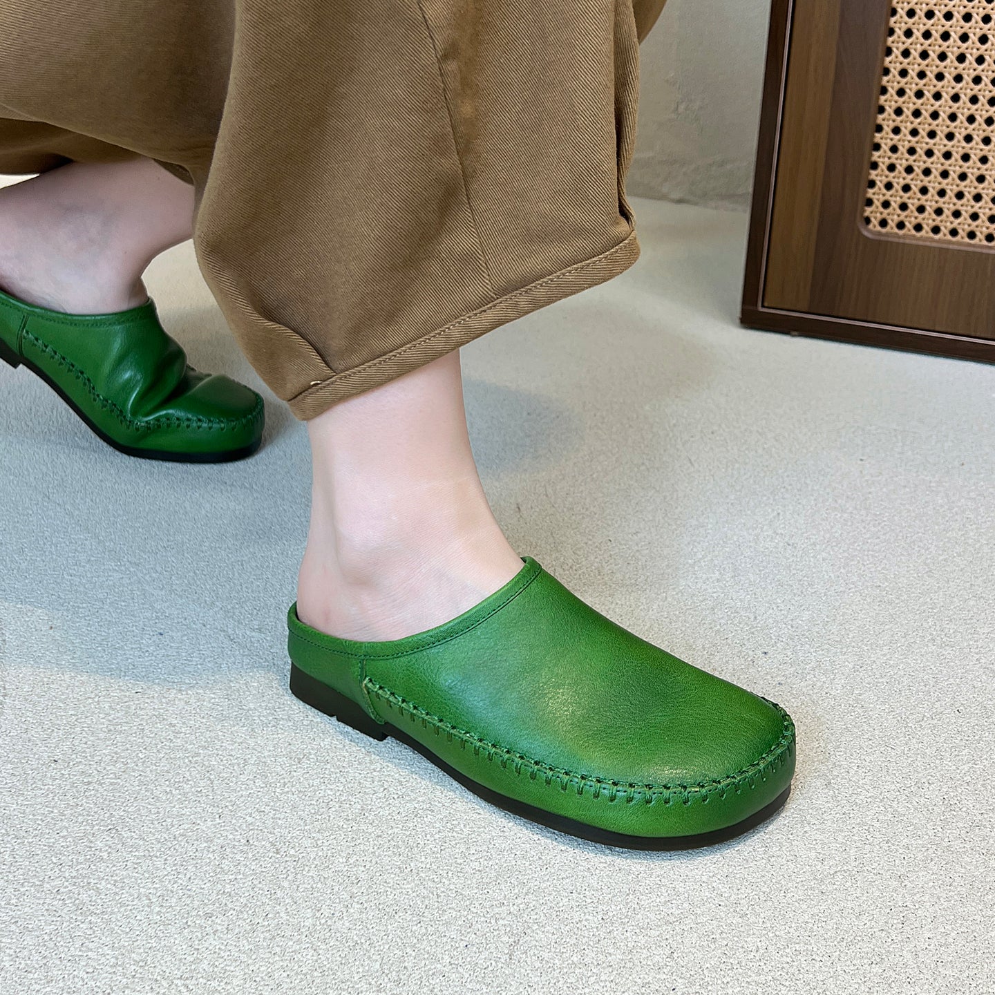Women's Leather Flat Mules - Hand-Stitched Artisanal Design Retro Round Toe