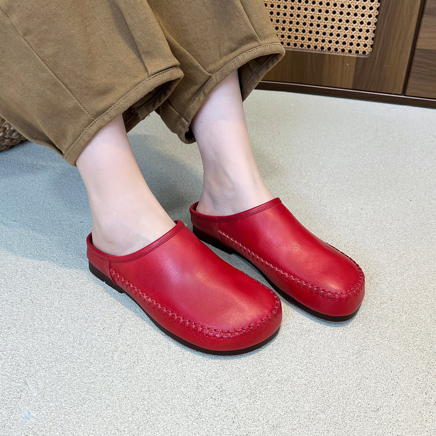 Women's Leather Flat Mules - Hand-Stitched Artisanal Design Retro Round Toe