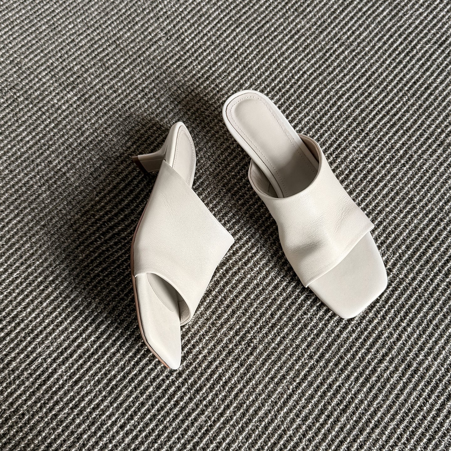 Women's Sheepskin Mules Luxury Ultra-Soft Sheepskin Slides Premium Summer Professional Footwear