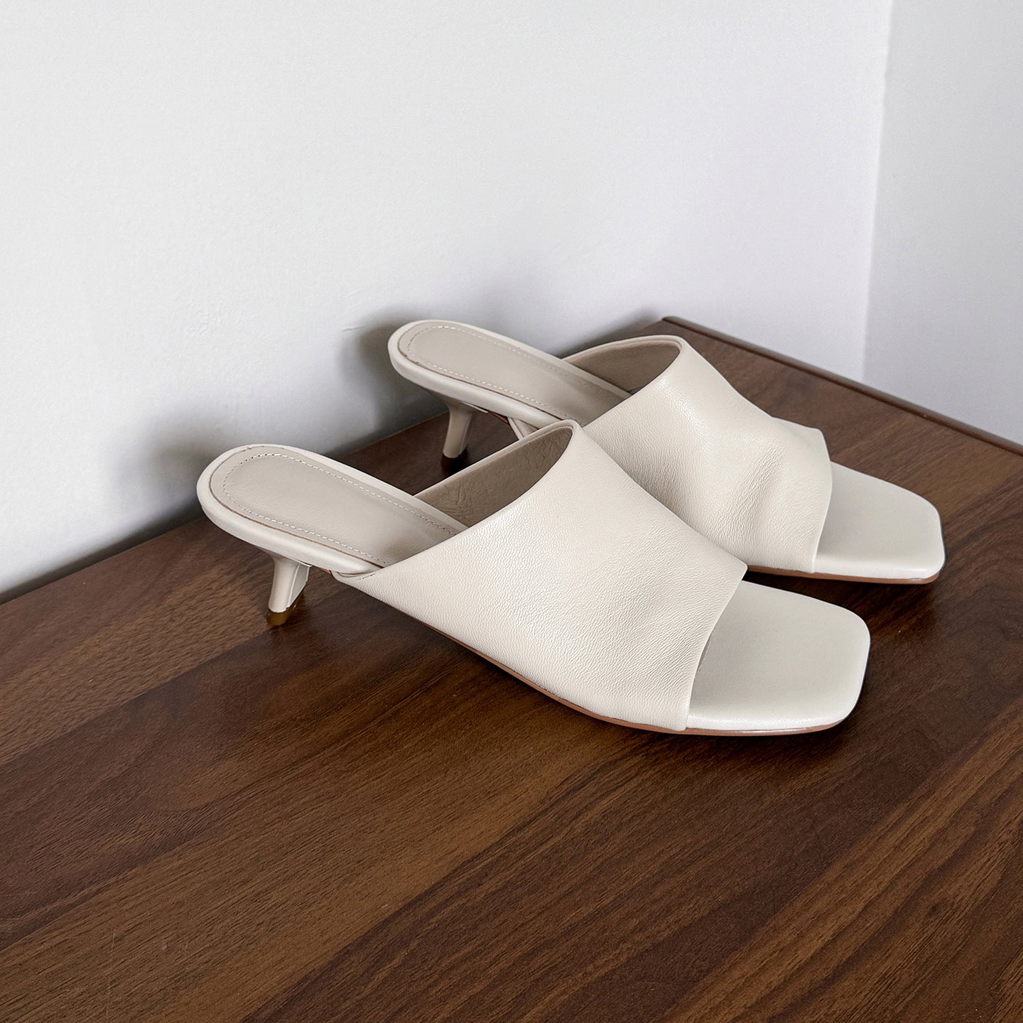 Women's Sheepskin Mules Luxury Ultra-Soft Sheepskin Slides Premium Summer Professional Footwear