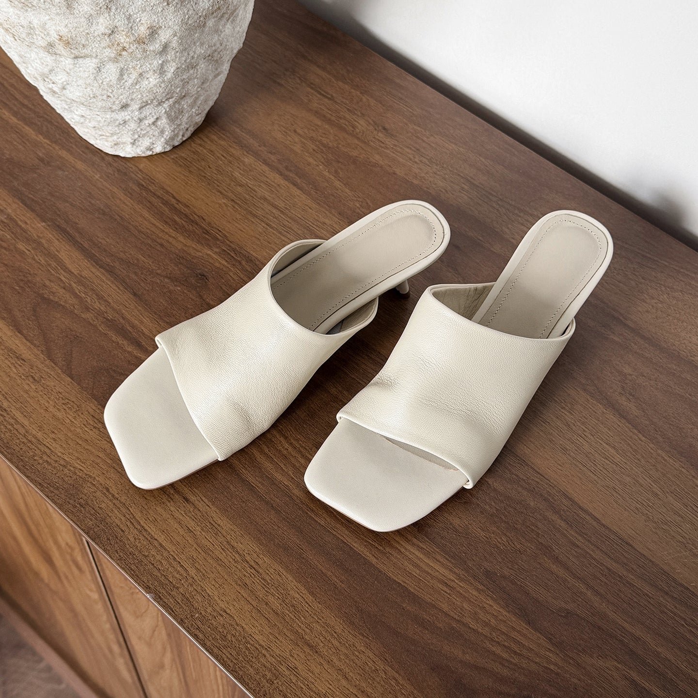 Women's Sheepskin Mules Luxury Ultra-Soft Sheepskin Slides Premium Summer Professional Footwear